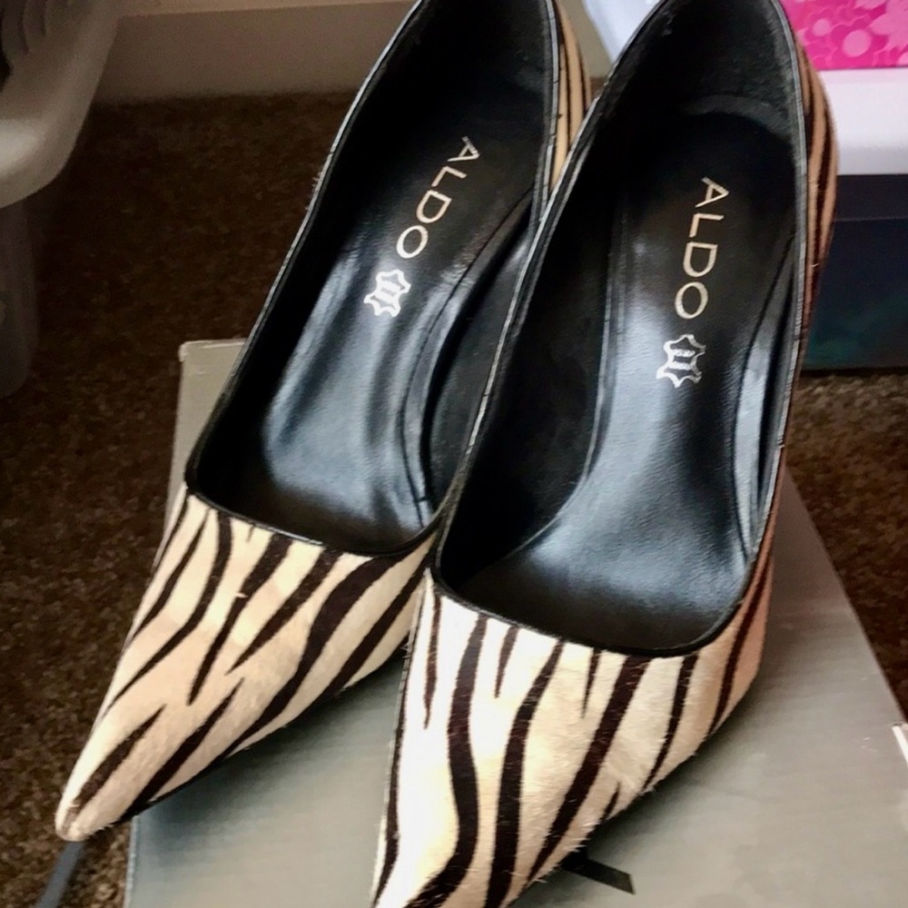 Aldo pointy toe zebra print pumps dress shoes size 6.5 or 37